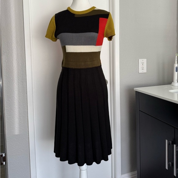 VINCE CAMUTO - Colorblock Knit Dress - Size S - Picture 1 of 3